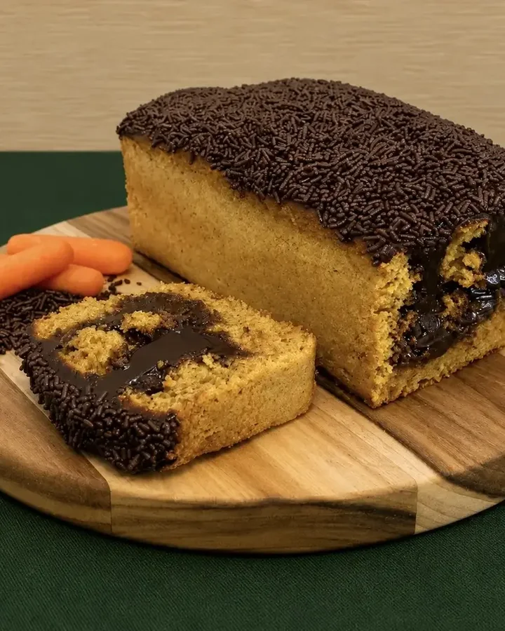 Bolo de Cenoura com Recheio e Cobertura de Chocolate, Pólen Sem Glúten