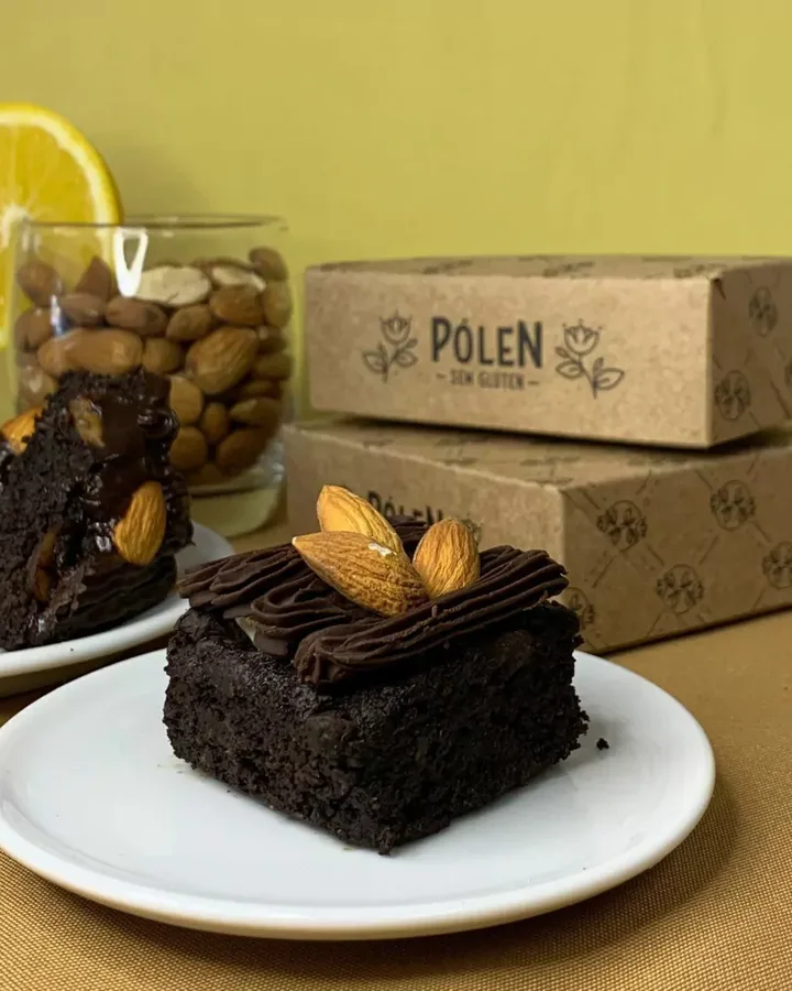 Brownie Low Carb de Chocolate com Laranja e Amêndoas, Pólen Sem Glúten